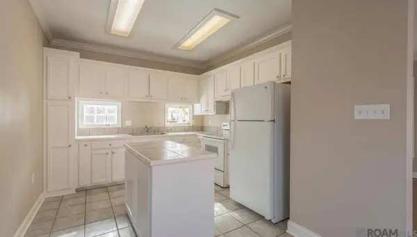 5684 Ducros Dr, Baton Rouge, LA 70820