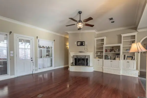 1223 E Stanwick Pl, Saint George, LA 70810