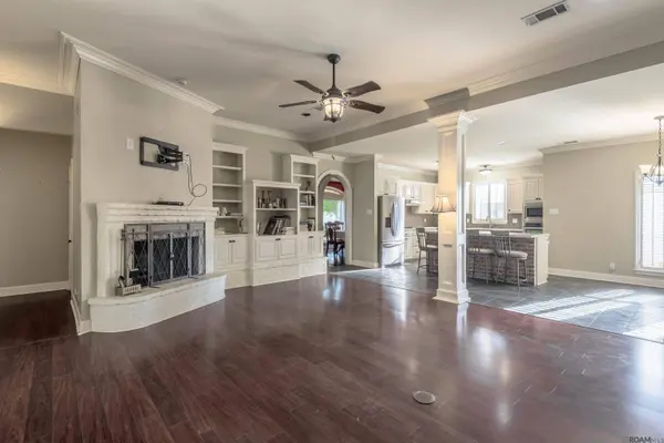 1223 E Stanwick Pl, Saint George, LA 70810