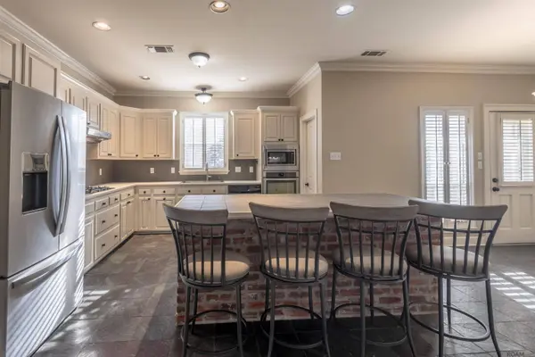 1223 E Stanwick Pl, Saint George, LA 70810