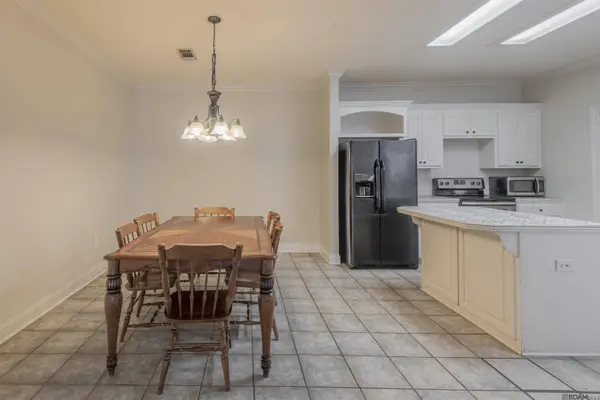 3911 Caspiana Ave, Baton Rouge, LA 70820