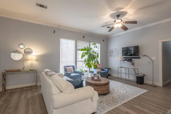 5545 Ducros Dr, Baton Rouge, LA 70820