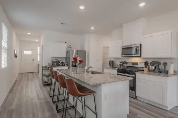 910 Drago Dr, Baton Rouge, LA 70820