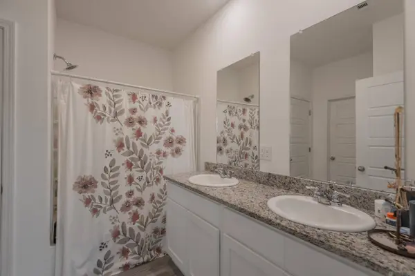 910 Drago Dr, Baton Rouge, LA 70820