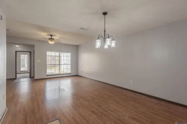 11054 Red Oak Dr, Baton Rouge, LA 70815