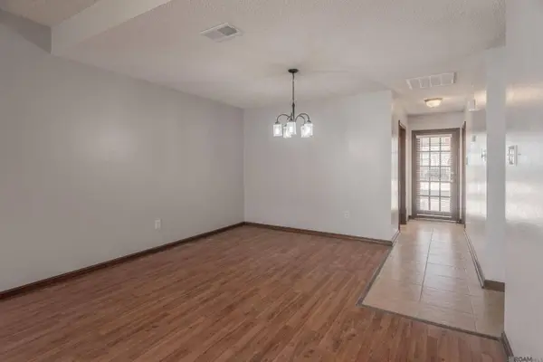 11054 Red Oak Dr, Baton Rouge, LA 70815