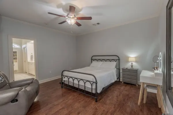 1757 E Nelson St, Gonzales, LA 70737