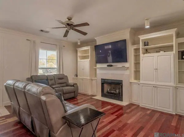 1757 E Nelson St, Gonzales, LA 70737