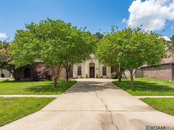 14160 Twelve Oaks Dr, Walker, LA 70785