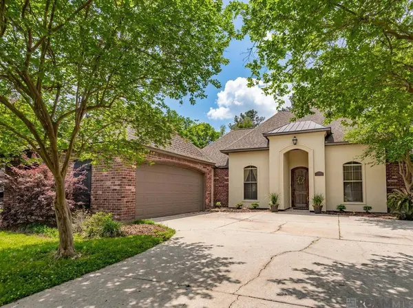 14160 Twelve Oaks Dr, Walker, LA 70785