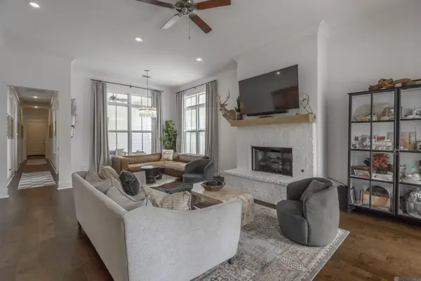 5139 Cheneau Ln, Baton Rouge, LA 70808