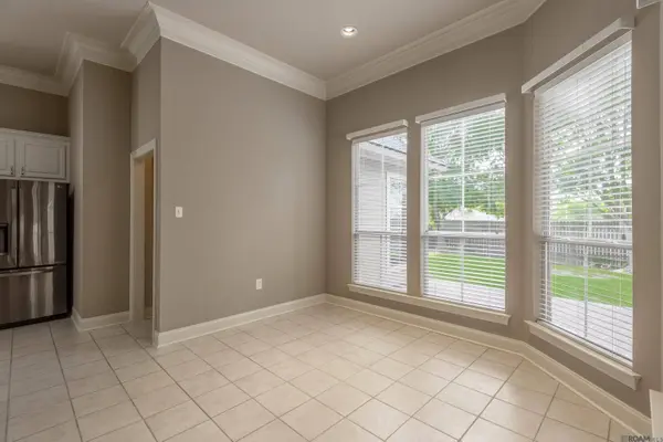 825 Wordsworth Dr, Baton Rouge, LA 70810