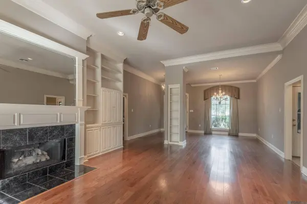 825 Wordsworth Dr, Baton Rouge, LA 70810