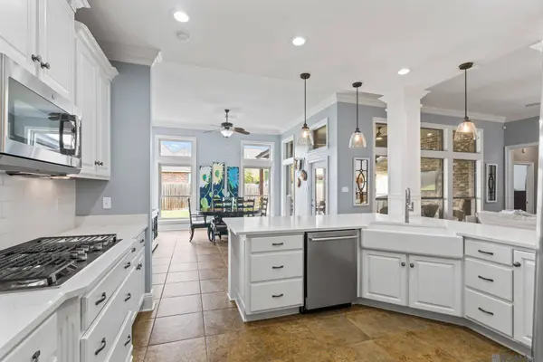 75 Robyn Pl, Mandeville, LA 70471