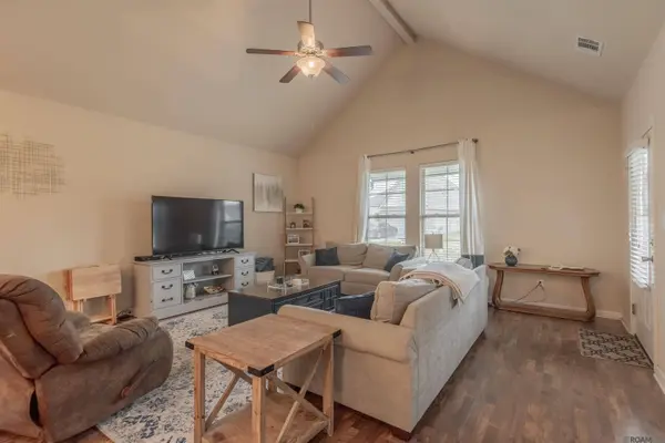 7844 W Pelican Lakes Ave, Baton Rouge, LA 70820