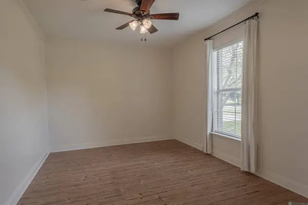 6215 Destrahan Drive, Baton Rouge, LA 70820