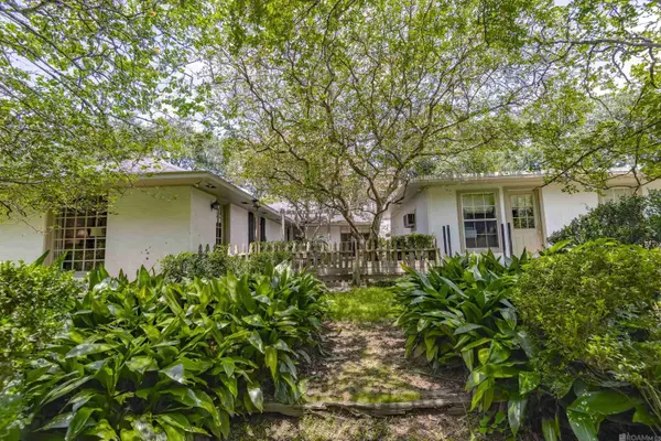 1284 Meadow Lea Dr, Baton Rouge, LA 70808