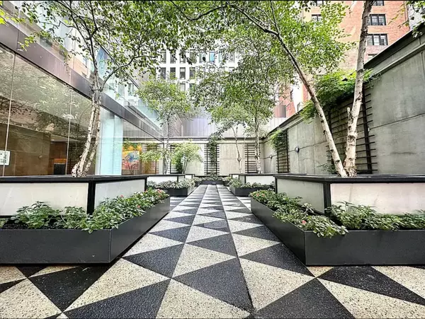 New York, NY 10023-7000,62 W 62nd St #11A