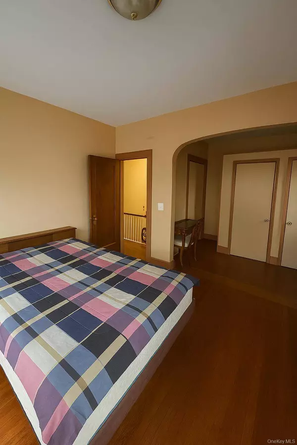 14 Van Siclen CT, Brooklyn, NY 11207