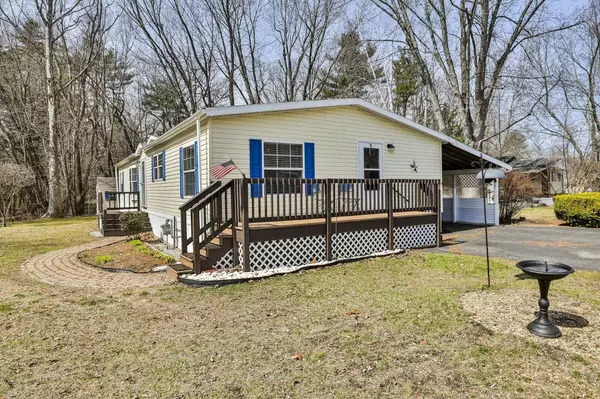 9 Buttonwood LN, Merrimack, NH 03054