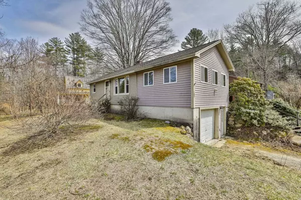 106 River RD, New Boston, NH 03070