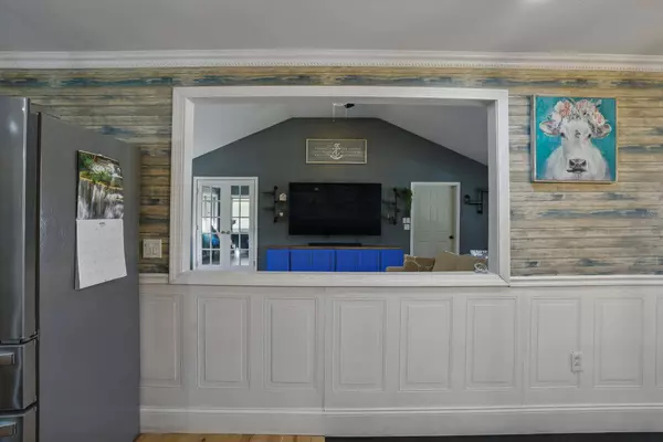 7 Lane RD, Pelham, NH 03076