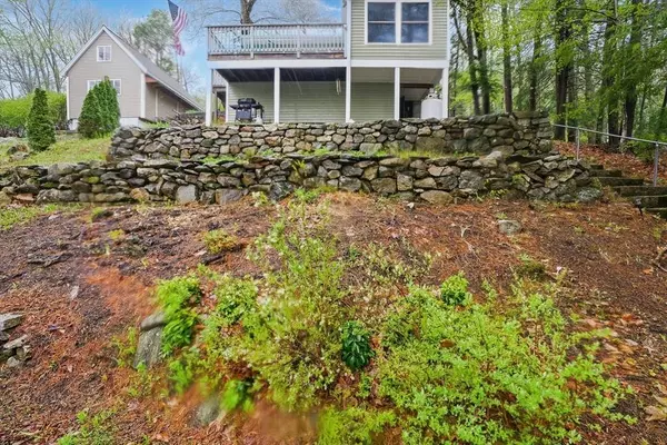 15 Log Cabin Rd, Ashburnham, MA 01430