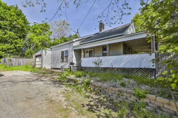 25 Lowell RD, Hudson, NH 03051