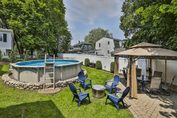 10 Hemenway St, Methuen, MA 01844