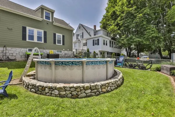 10 Hemenway St, Methuen, MA 01844