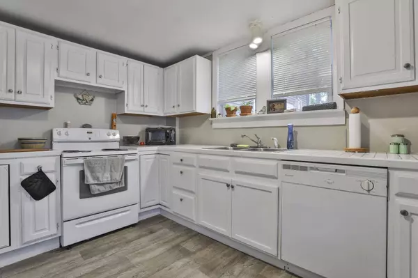 34 Myrtle ST, Hillsborough, NH 03244