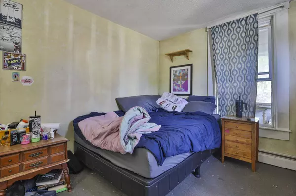 2 Jackson ST, Hillsborough, NH 03224