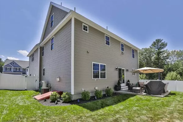 2 Sadie Ln, Methuen, MA 01844