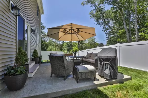 2 Sadie Ln, Methuen, MA 01844