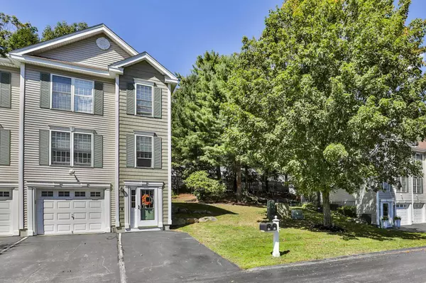 17 Eastwood WAY, Manchester, NH 03109