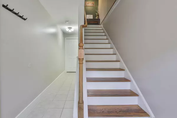 17 Eastwood WAY, Manchester, NH 03109