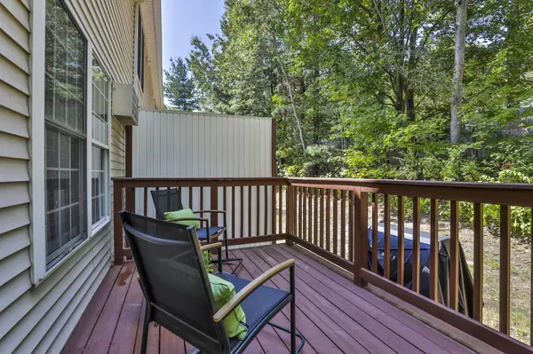 17 Eastwood WAY, Manchester, NH 03109