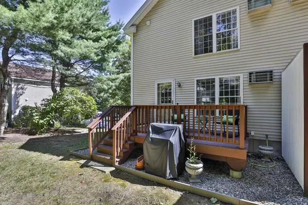 17 Eastwood WAY, Manchester, NH 03109