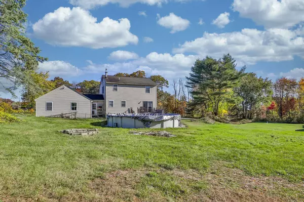 8 Ledgewood DR, Derry, NH 03038