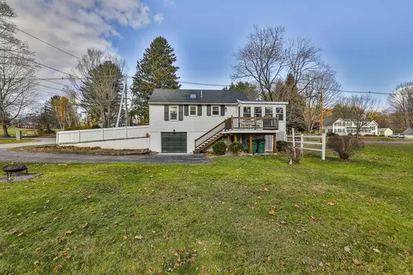 82 Martins Pond Rd, Groton, MA 01450