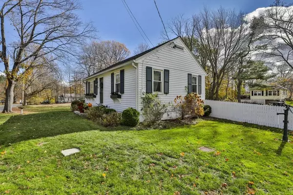 82 Martins Pond Rd, Groton, MA 01450