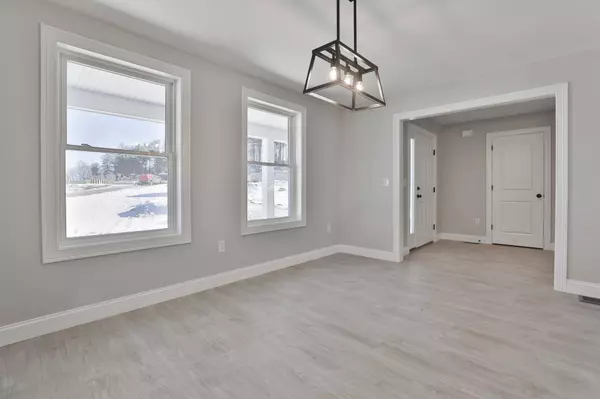 35B Windsor LN, Hudson, NH 03051