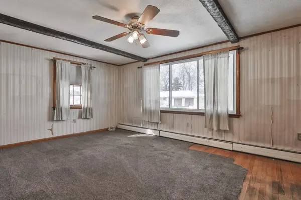 12 Hemlock ST, Hudson, NH 03051