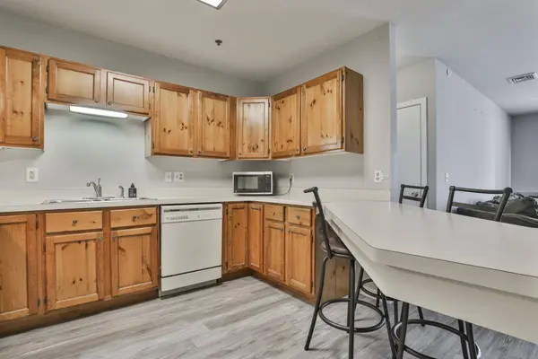 5 Tsienneto RD #194, Derry, NH 03038