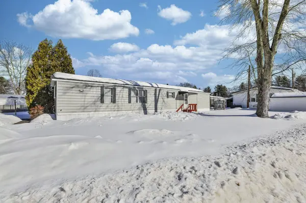 16 Buttonwood LN, Merrimack, NH 03054