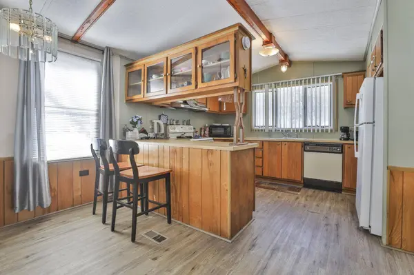 16 Buttonwood LN, Merrimack, NH 03054