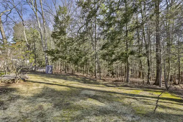 13 Cider LN, Nashua, NH 03063