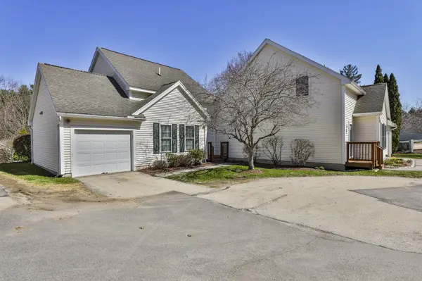 11 Echo Shore DR, Merrimack, NH 03054