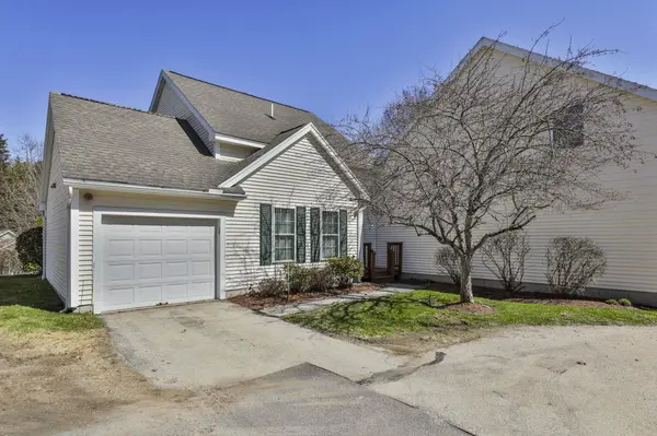 11 Echo Shore DR, Merrimack, NH 03054