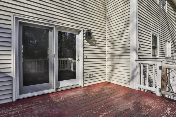 13 Cider LN, Nashua, NH 03063